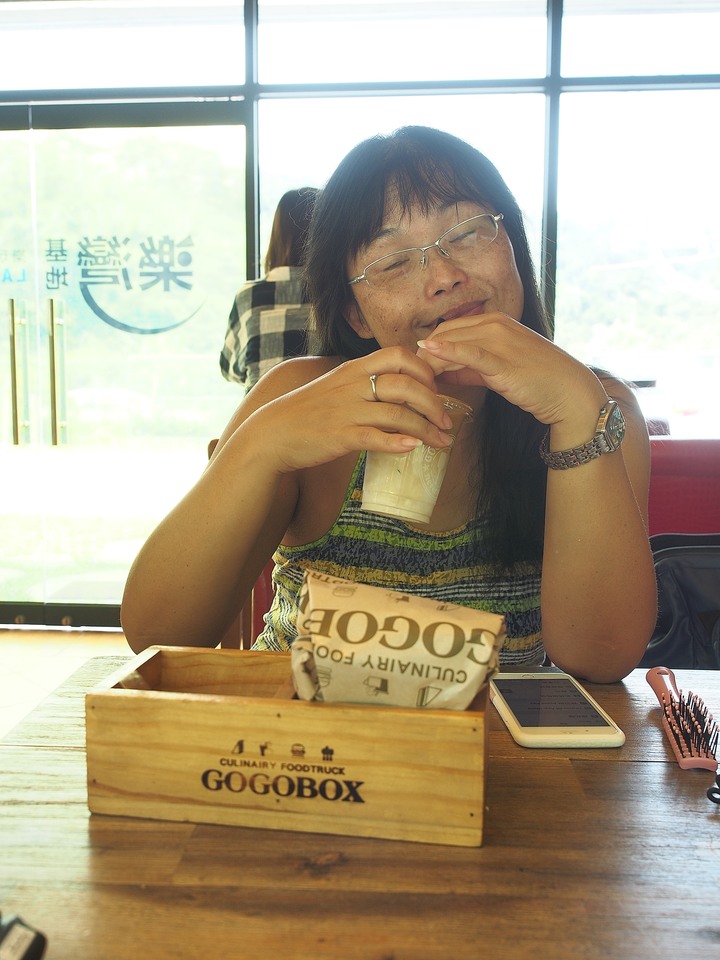 桃園 大溪 GOGOBOX餐車誌 in 樂灣基地 — 台7線上的美式快餐車