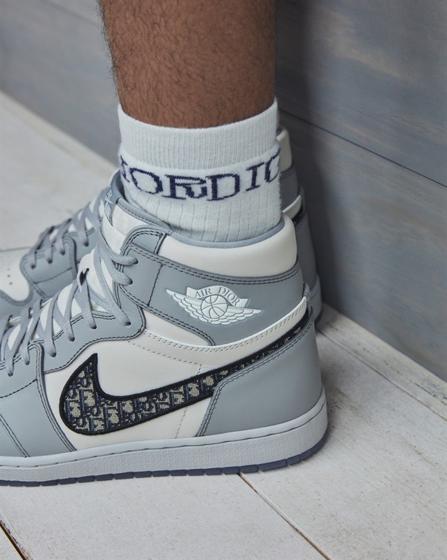 Jordan X Dior首款聯名系列AJ 1 High OG Dior發布 實鞋細節看這裡!