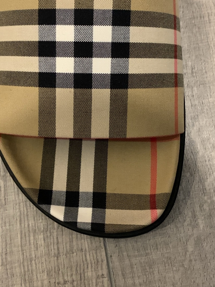 「開箱」GUCCI 黑灰色長絲巾