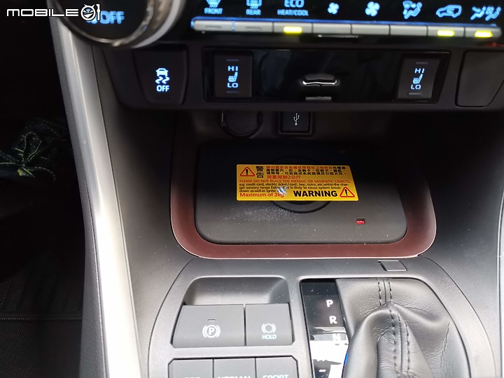 20年式TOYOTA RAV4 2.0旗艦簡易開箱文及近期使用感想
