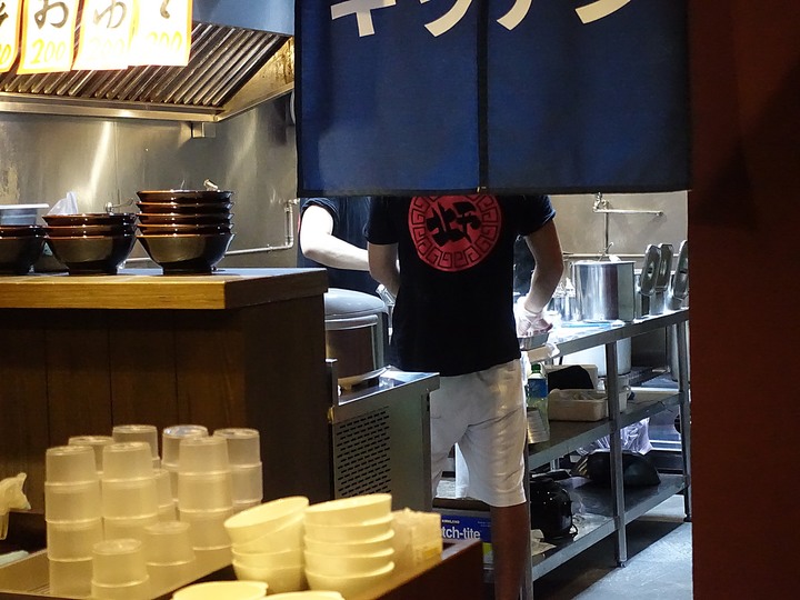 臺北市 內湖 北一家拉麵 — 值得在門口餵蛟子漫漫等候之特級美味