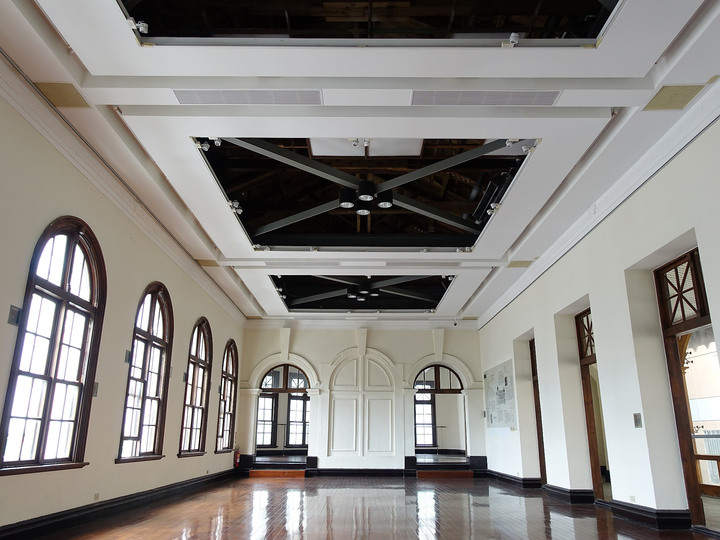 臺中市 西區 臺中市役所 — 華麗轉身為咖啡館的公務機關建築