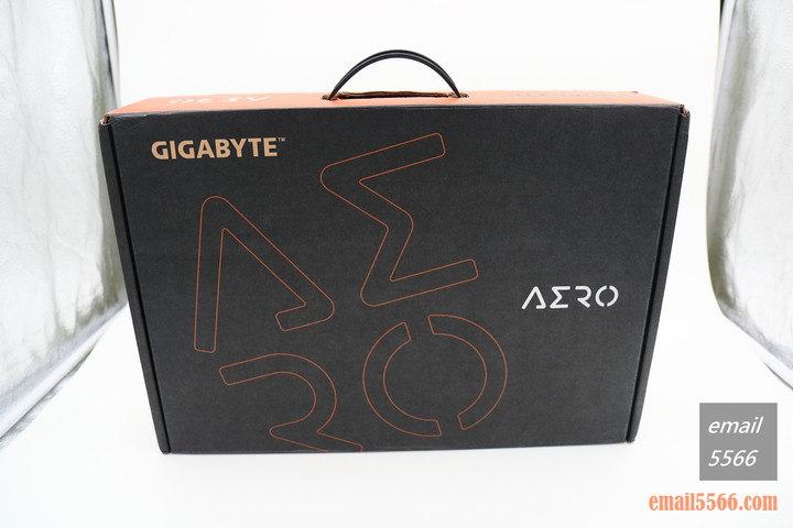 點我看大圖 GIGABYTE AERO 15 X9 AI智慧筆電x高效能電競商務