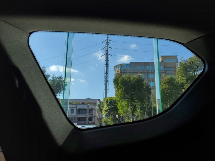 [靜態賞車] 進口身份的第4代Hyundai Santa Fe 5+2七人座休旅 大地銅色
