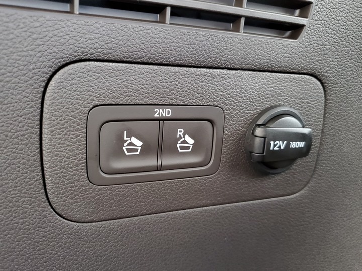 [靜態賞車] 進口身份的第4代Hyundai Santa Fe 5+2七人座休旅 大地銅色