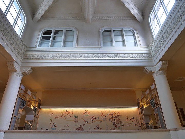 高雄市 鹽埕區 高雄市立歷史博物館 — 由官署變身為都市博物館的帝冠式建築