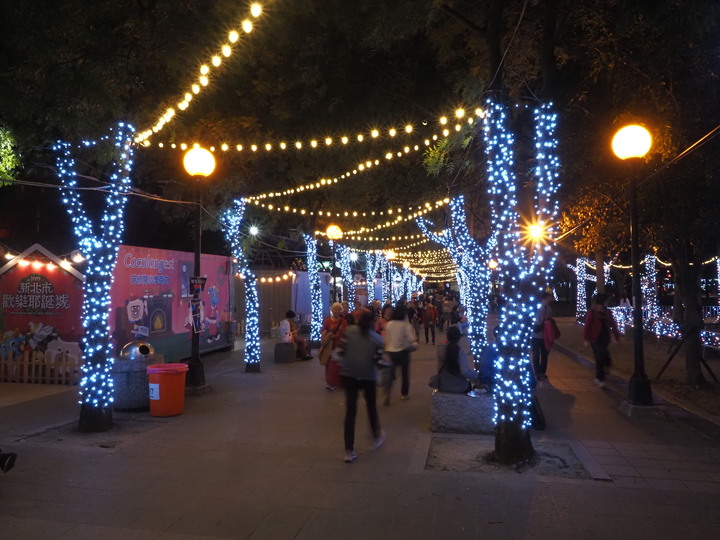 新北市 板橋 2019新北市歡樂耶誕城 — 新北市政府前的年度盛宴