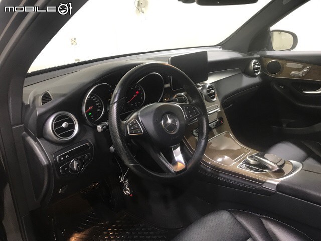 賓士GLC300AMG 23P跟車自動駕駛輔助.車道偏移維持.