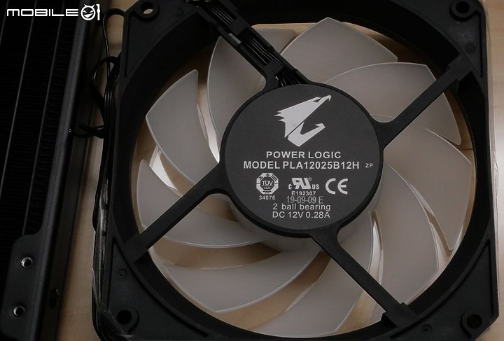 [開箱] 圓形 LCD 搭載 AORUS LIQUID ARGB AIO 信仰水冷