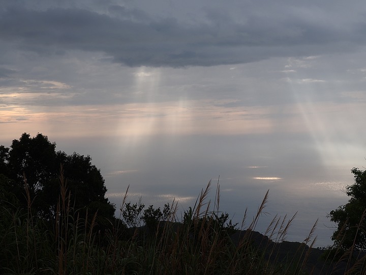 臺東 太麻里 金針花海 與 難得一見的太平洋大舞台spotlight