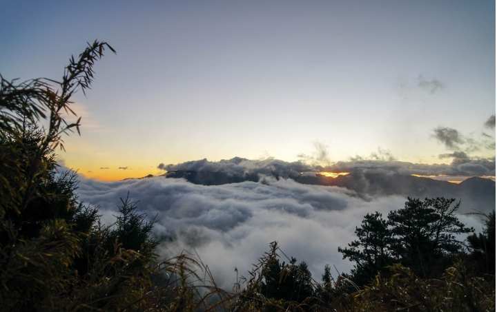 忽如一夜春風來 千樹萬樹銀花開 登峰造極 雪山圈谷