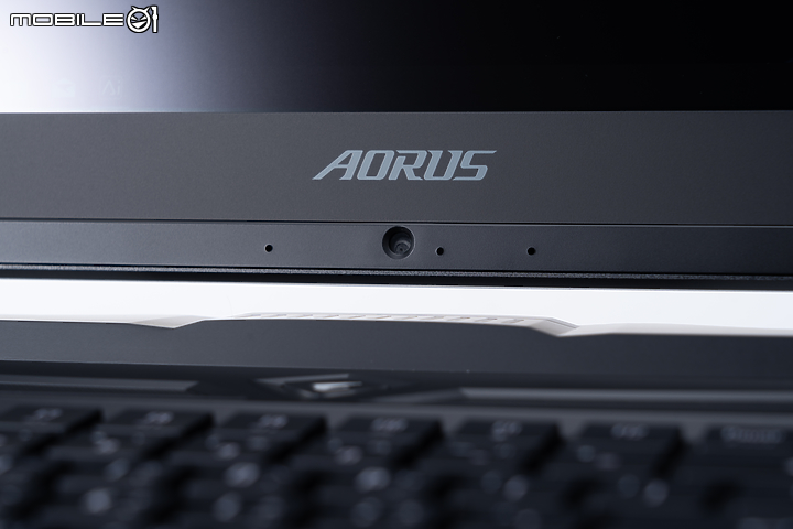 Gigabyte AORUS 17 專注電競本位的旗艦筆電！