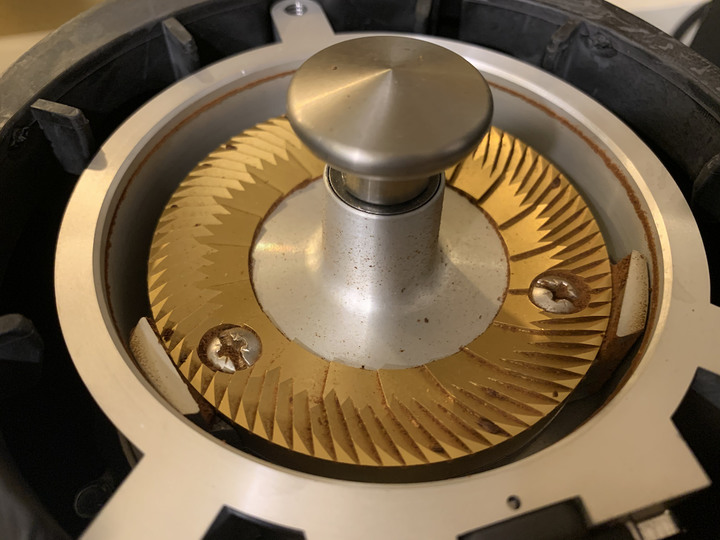 [開箱]Ceado E37SD 磨豆機及簡易殘粉測試
