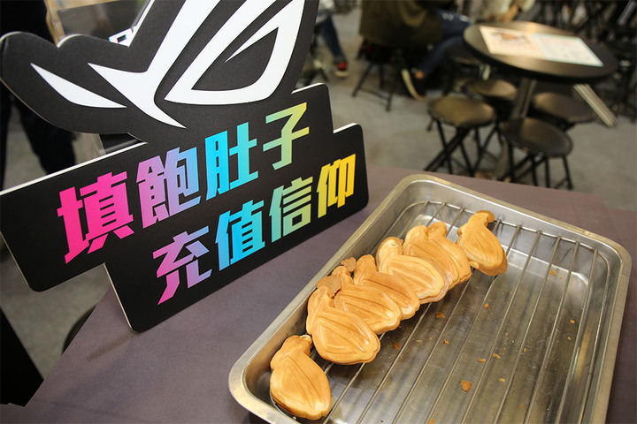 偷閒來看世貿資訊月看ROG[圖多]
