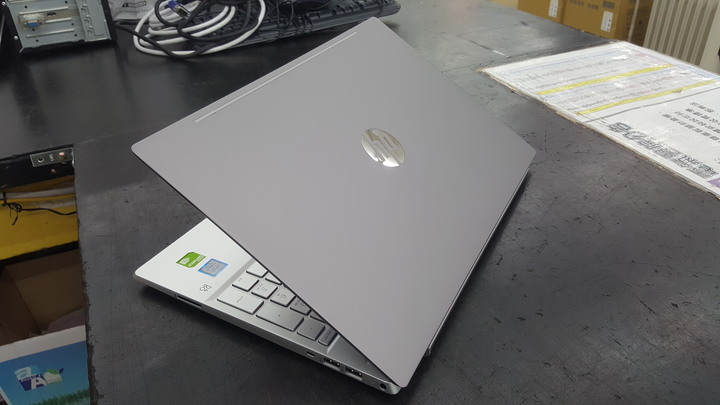 HP 筆電開箱文 Pavilion 15-cs0129TX