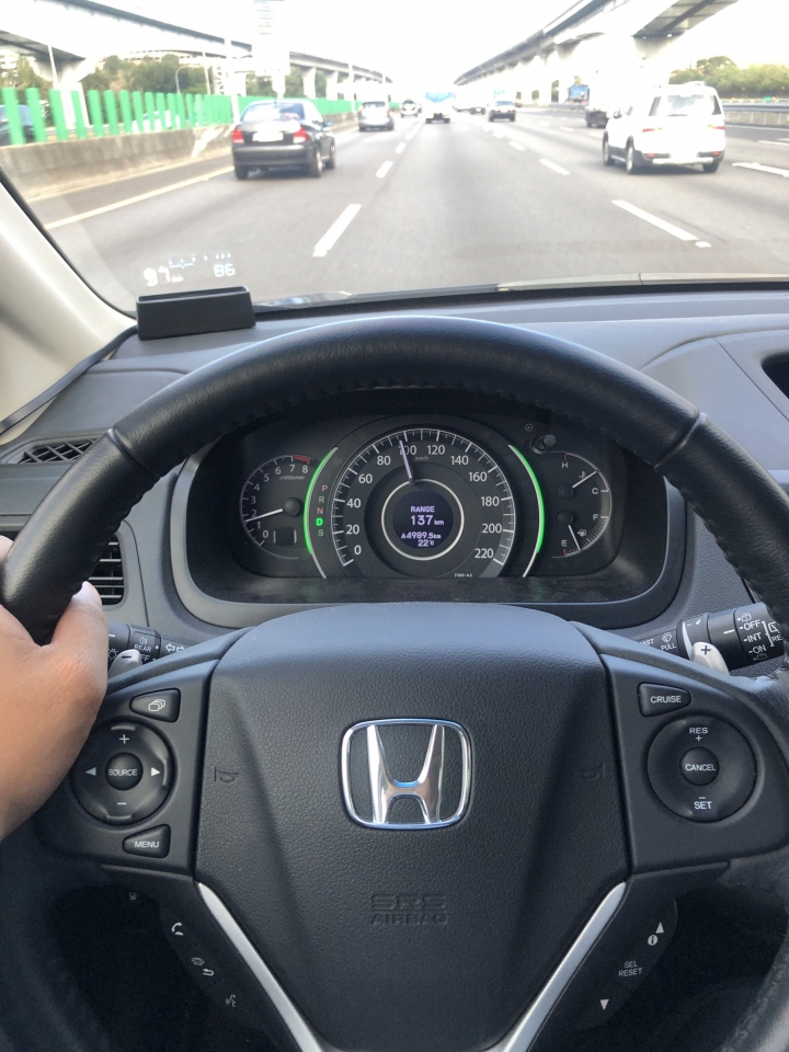想換新車，大家覺得該換CRV還是Rav4好呢？