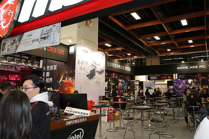 偷閒來看世貿資訊月看ROG[圖多]