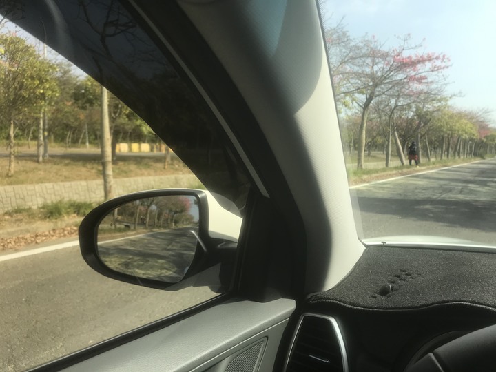 獻給猶豫貼南亞隔熱紙的朋友(南亞隔熱紙開箱分享,前擋A9/車身TOUGH/全景天窗A9)
