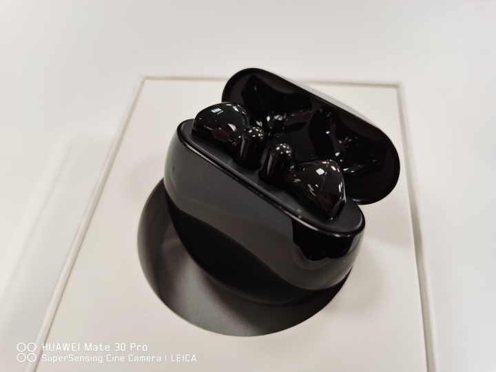 我的第一副主動式降噪耳機來啦