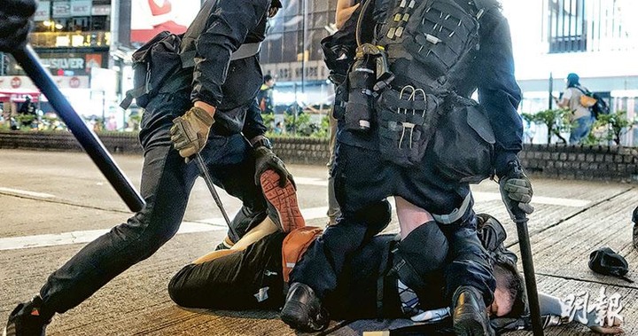 香港 : 滿意度史上最低 四成人給警隊0分