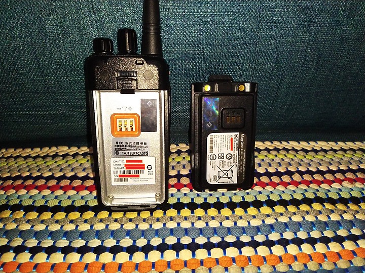 說講就講「MOTOROLA MAG ONE EVX-C31 數位可攜式對講機」-abc2000