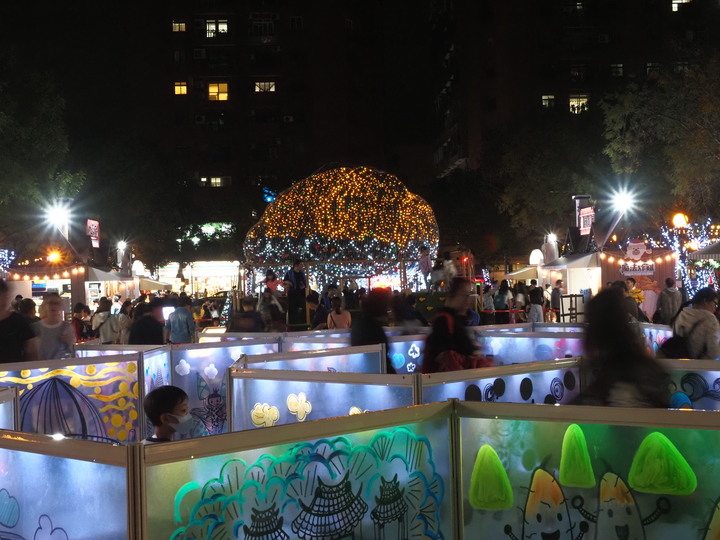 新北市 板橋 2019新北市歡樂耶誕城 — 新北市政府前的年度盛宴