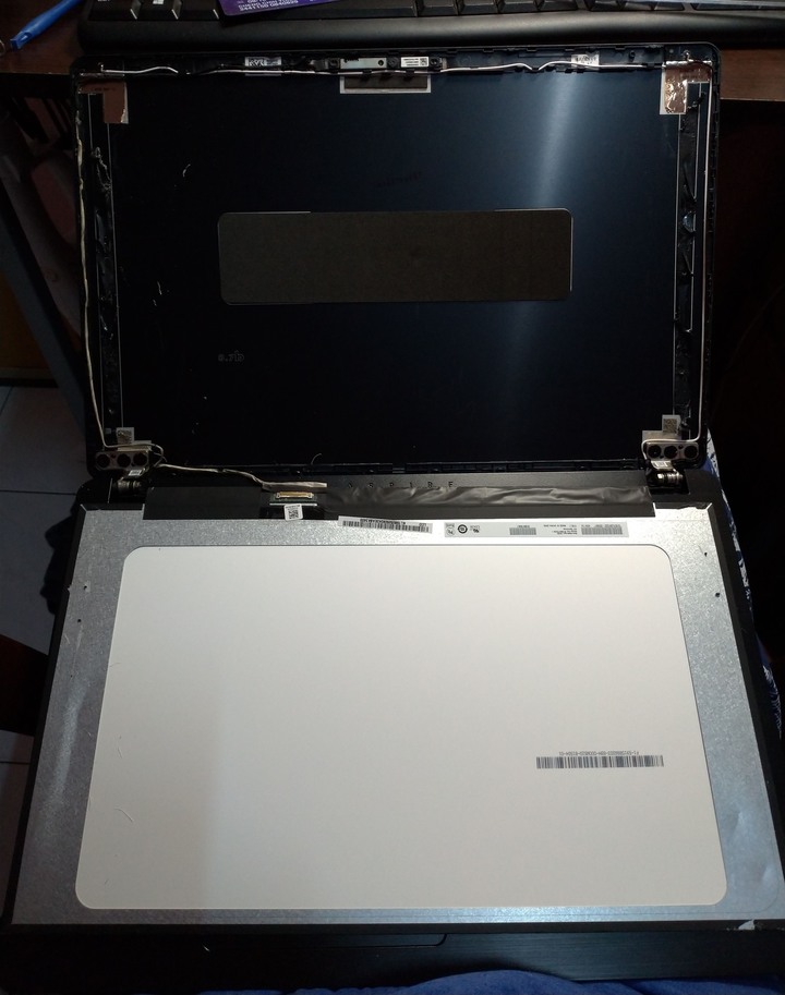 Acer Aspire 5 A515-52G 窄邊框螢幕DIY更換心得 (圖多注意)