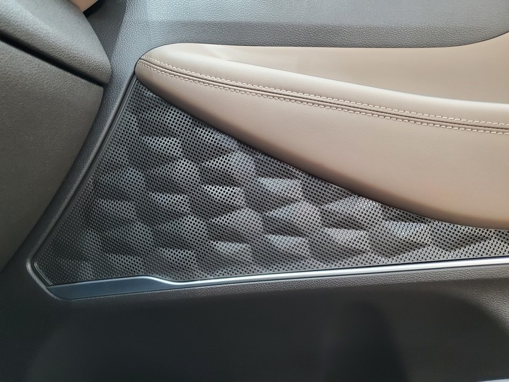 [靜態賞車] 進口身份的第4代Hyundai Santa Fe 5+2七人座休旅 大地銅色