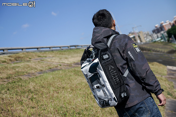 307P PX-5 Evolution 2.0 防水騎士背包開箱 方正有形收納超方便！