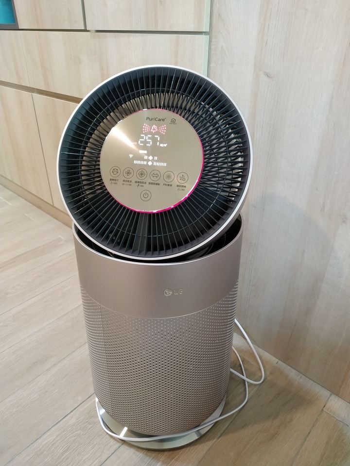開箱LG AS601DPT0超級大白