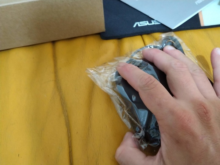 【開箱評測】業務界的小鋼砲 : 低調奢華的 ASUS VIVOBOOK 14 X412FA-0148B8265U 孔雀藍
