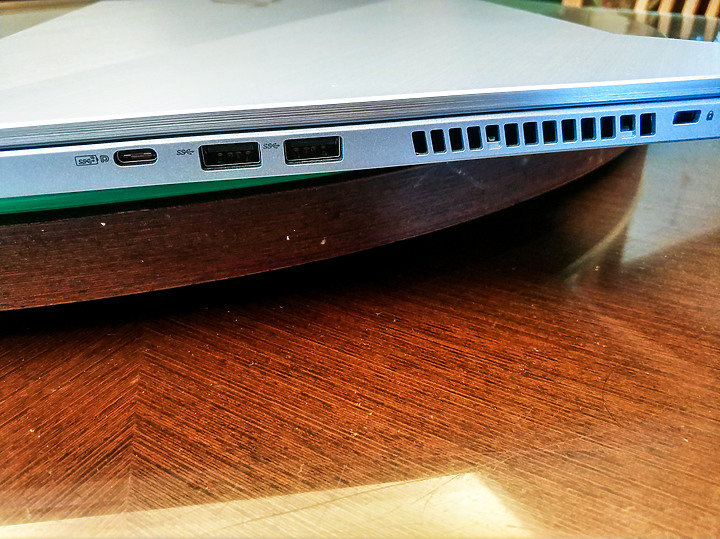 第一次分享：冰河藍的 ROG GU502GU