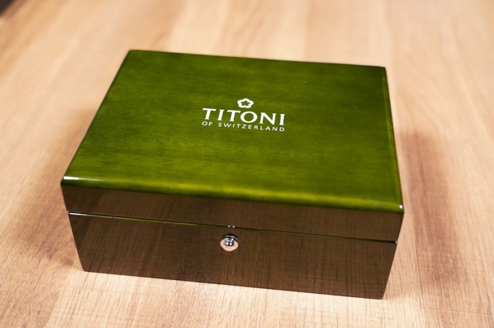 [開箱] titoni 大師系列月相錶