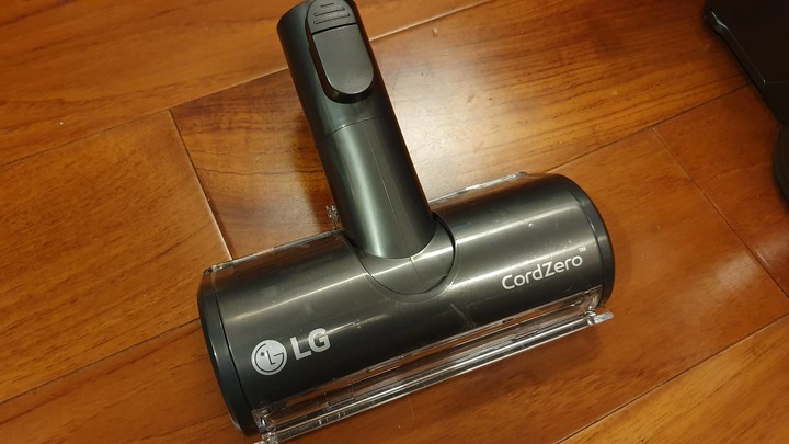 【LG CordZero™ A9+】 單身貴族們居家清潔好幫手-該是時候說再見!