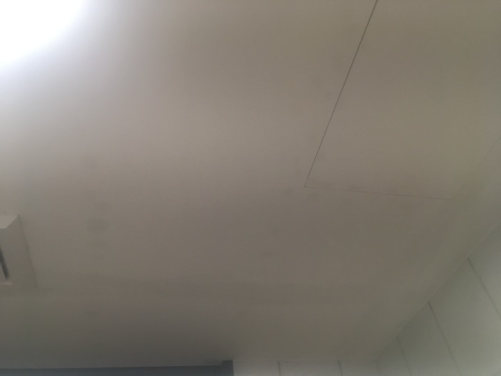 浴室天花板水痕？？？
