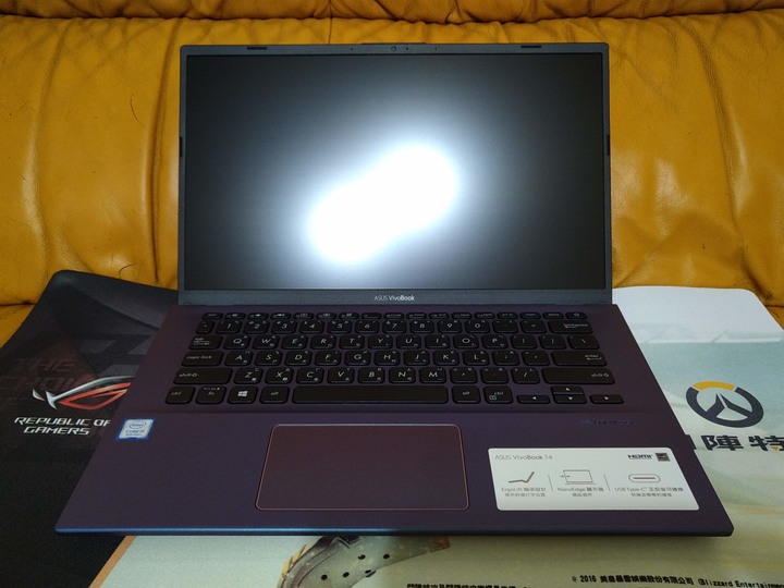 【開箱評測】業務界的小鋼砲 : 低調奢華的 ASUS VIVOBOOK 14 X412FA-0148B8265U 孔雀藍