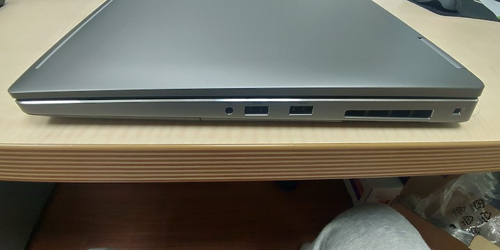 [極簡開箱]Precision 7740