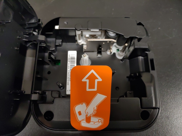 入手黑色的兄弟牌標籤機Brother PT-P710BT