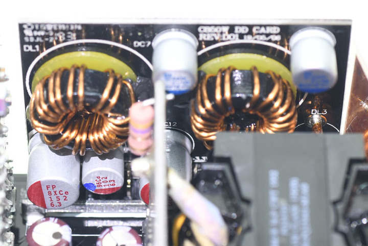 XPG CORE REACTOR 650W全模組化金牌電源開箱