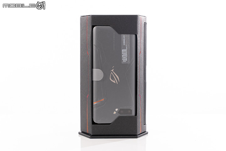 低調卻深藏不露！華碩ROG Phone II紳士黑開箱
