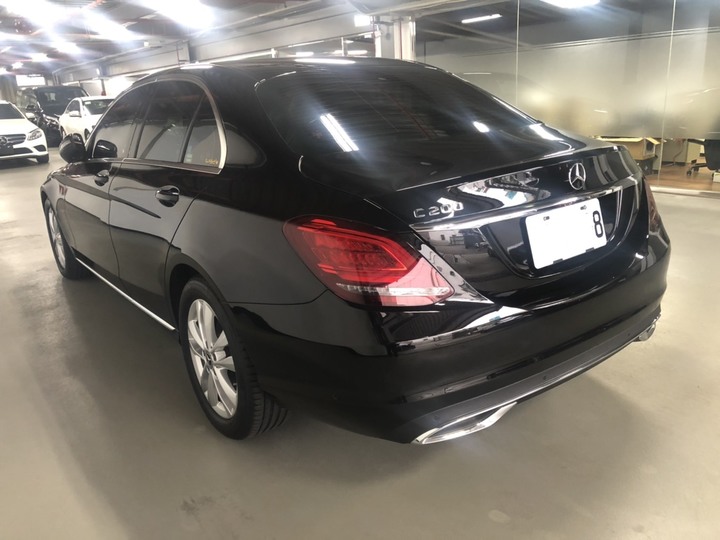 原廠中古入手 19/19 C200 星智版 不專業分享及購車心得