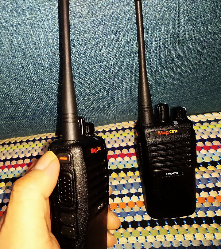 說講就講「MOTOROLA MAG ONE EVX-C31 數位可攜式對講機」-abc2000