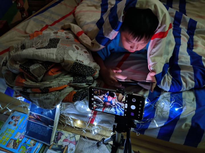 LG G8X  腦殘之業配文分享....靠...放上來留言的人都是業配文...賣哈無聊好嗎..哈哈