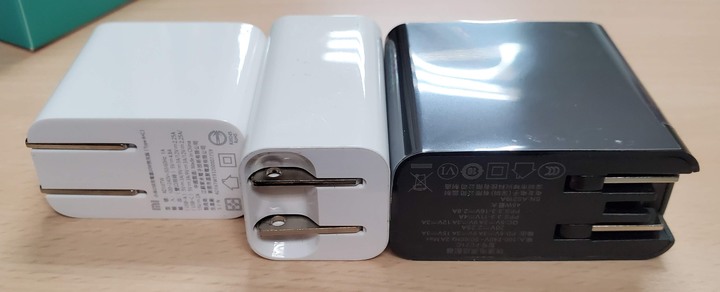 Elecjet行動電源與PPS旅充開箱加充Note10+測試