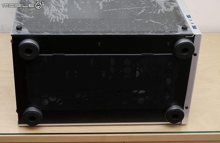 [開箱] 鋁鎂合金小型化 ATX 喬思伯 JONSBO C5