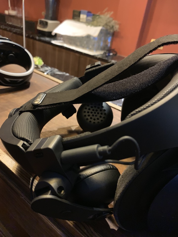 (體驗活動心得) HTC Vive Cosmos X Mobile01秘境旅行團 體驗更多元的世界