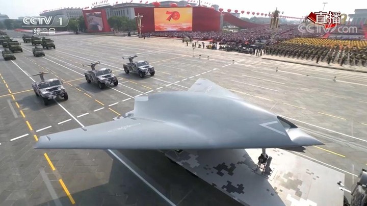张召忠：中国无人机世界第一 高空高速还隐身！