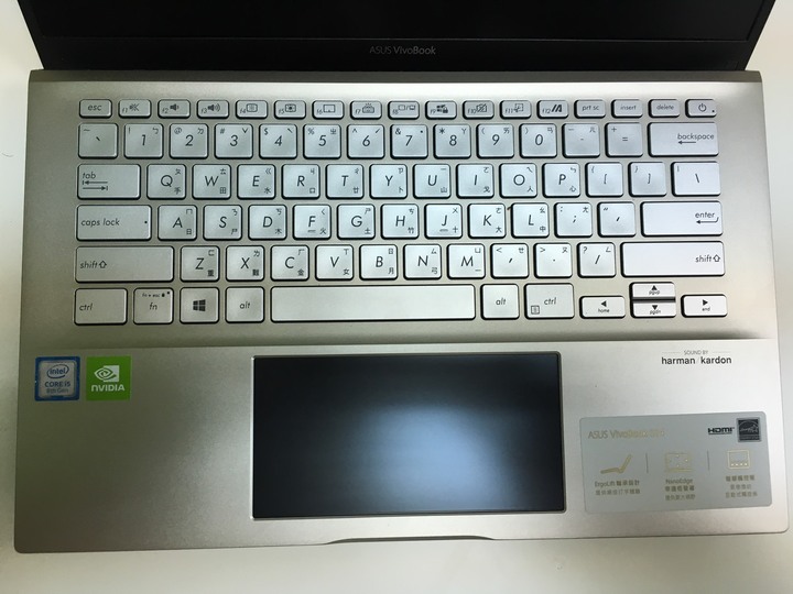 可以當手機滑的筆電 - 華碩Vivobook S432超能綠 開箱