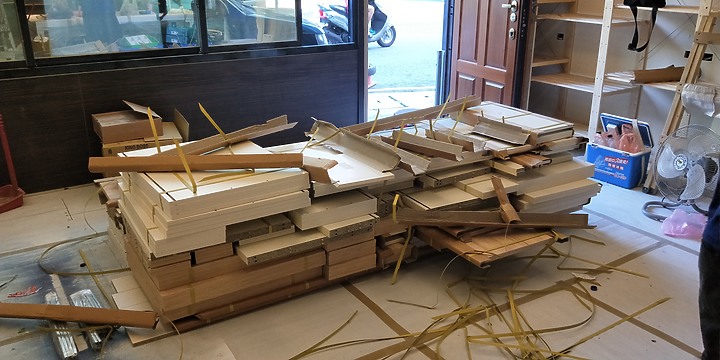 因為失業了我們開了一間烘焙教室
