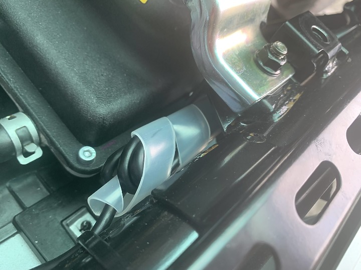 點我看大圖 【 分享 】Ai-1 Sport 自己裝行車紀錄器加改原廠有燈版USB充電組